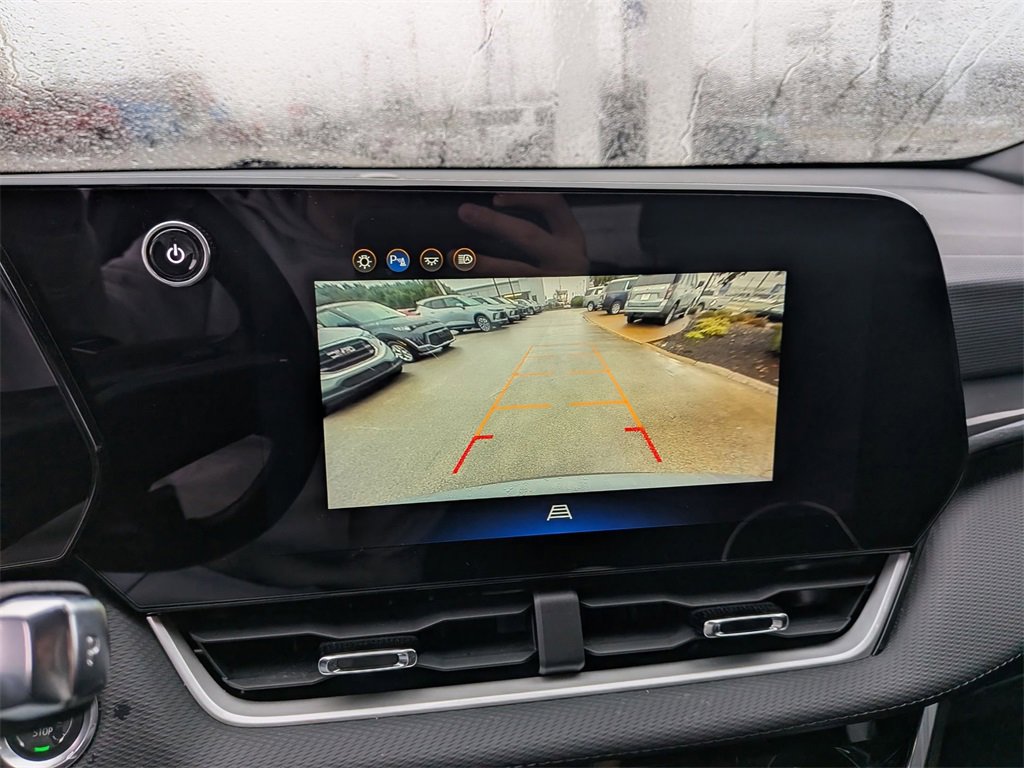 Used 2025 Chevrolet Equinox LT image 18