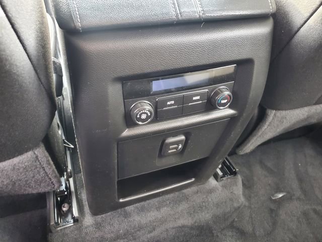 Used 2023 Chevrolet Traverse LT image 14