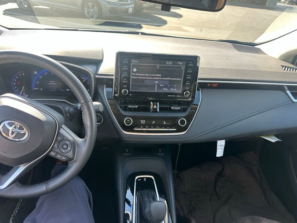 Used 2021 Toyota Corolla XLE w/ Carpet Mat Package (TMS) image 12