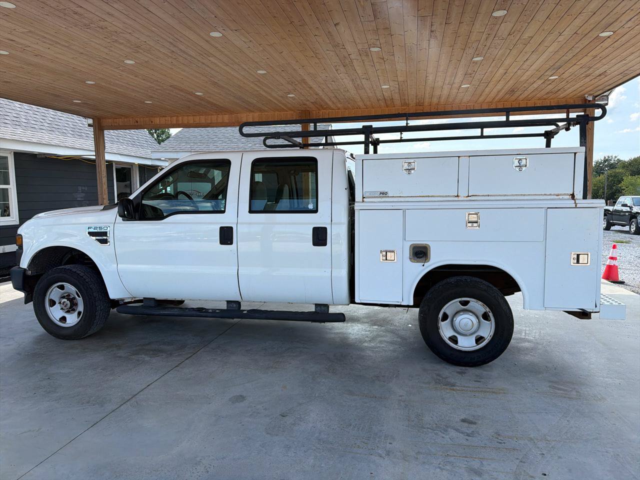 Used 2008 Ford F250 XL AWD/4WD image 3