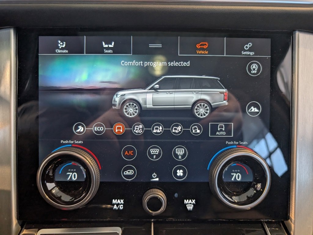 Used 2020 Land Rover Range Rover HSE image 22