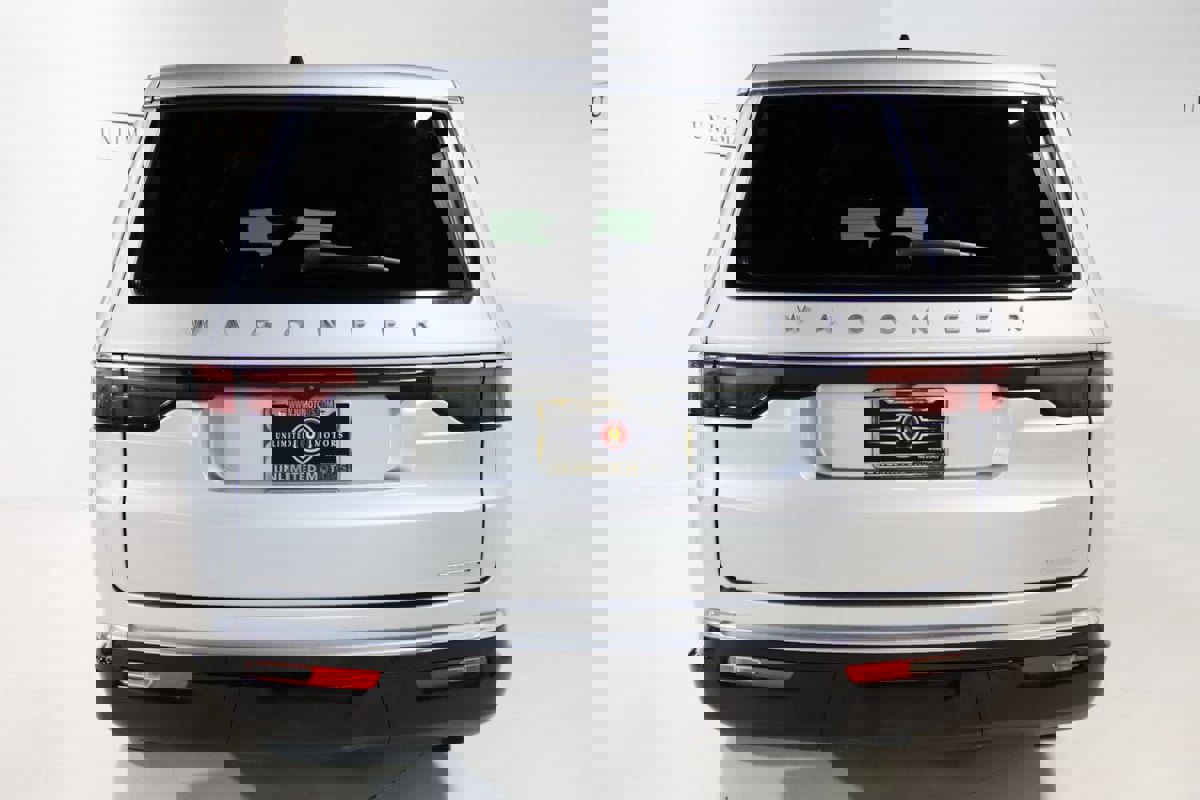 Used 2024 Jeep Wagoneer L Series II w/ Flexible Seating Group image 28