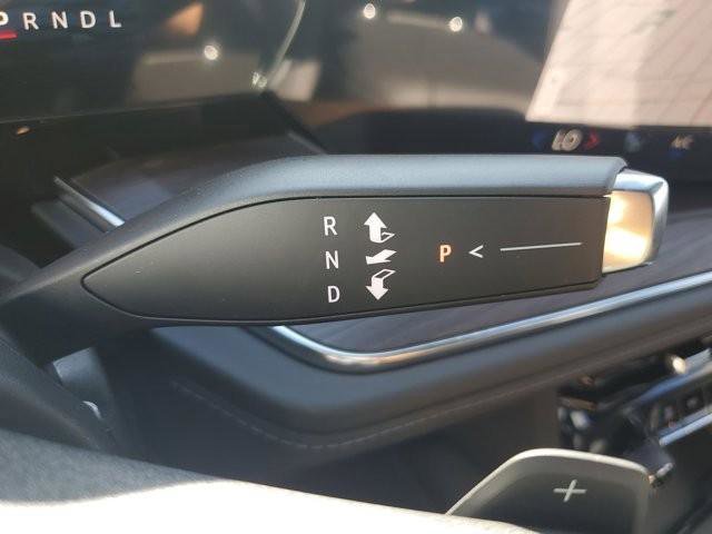 New 2026 Chevrolet Suburban LT w/ Comfort Package image 30