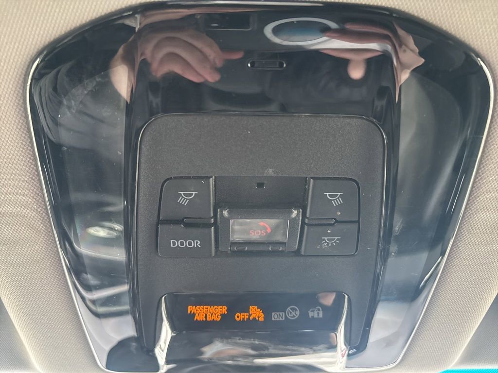 Used 2021 Toyota Venza XLE image 33