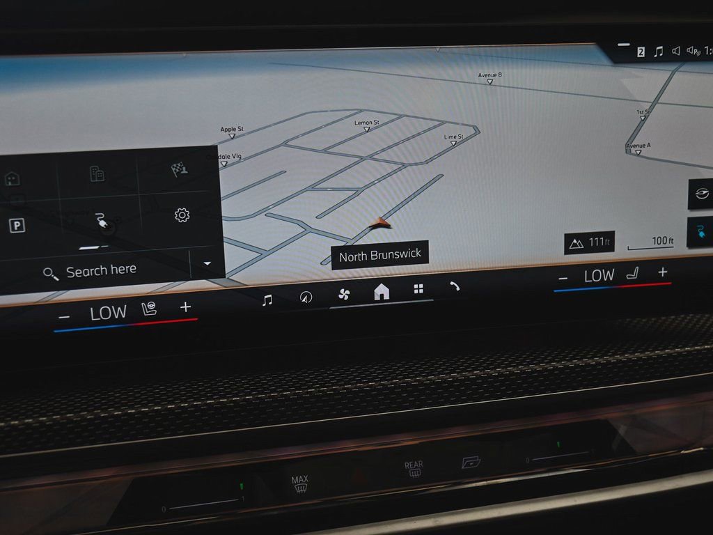 Used 2023 BMW i7 xDrive60 w/ Parking Assistance Package image 23