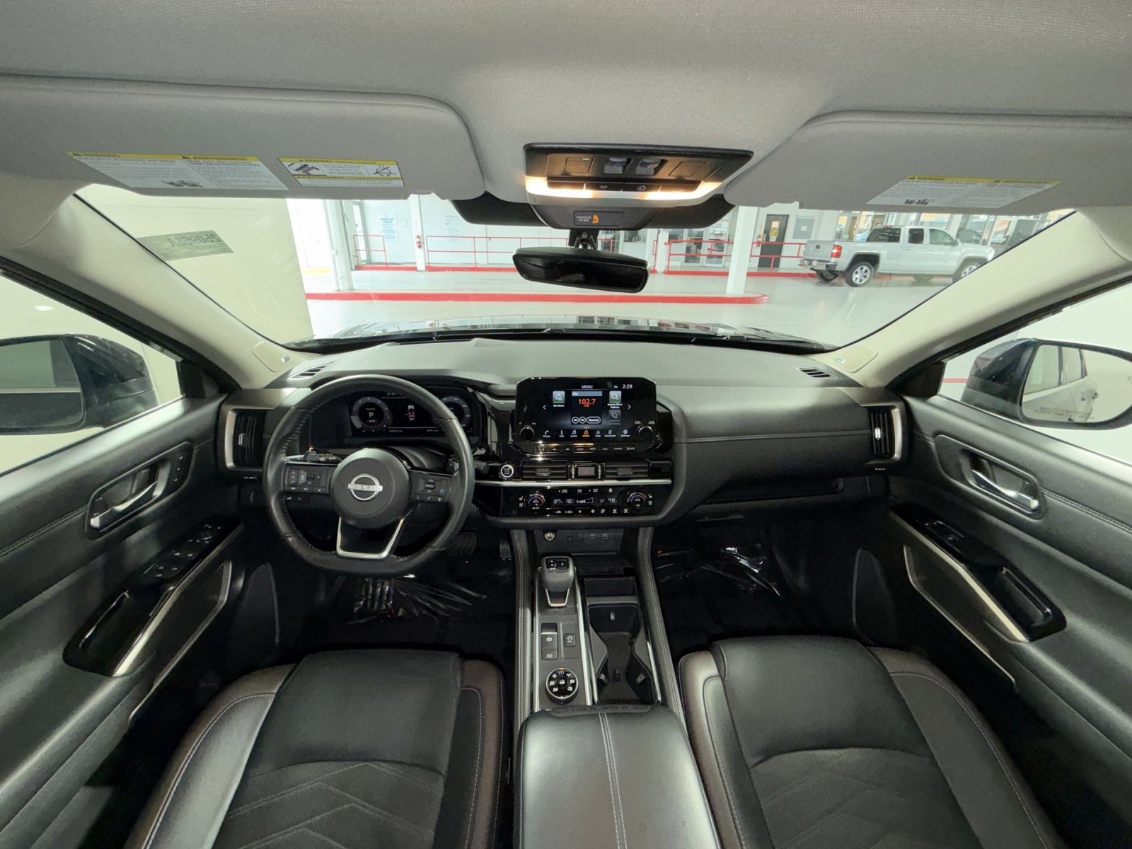 Used 2023 Nissan Pathfinder Platinum image 23