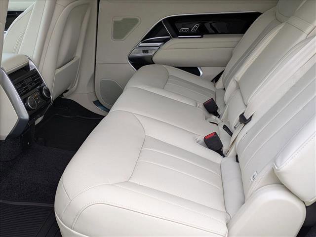New 2026 Land Rover Range Rover Long Wheelbase SE image 17