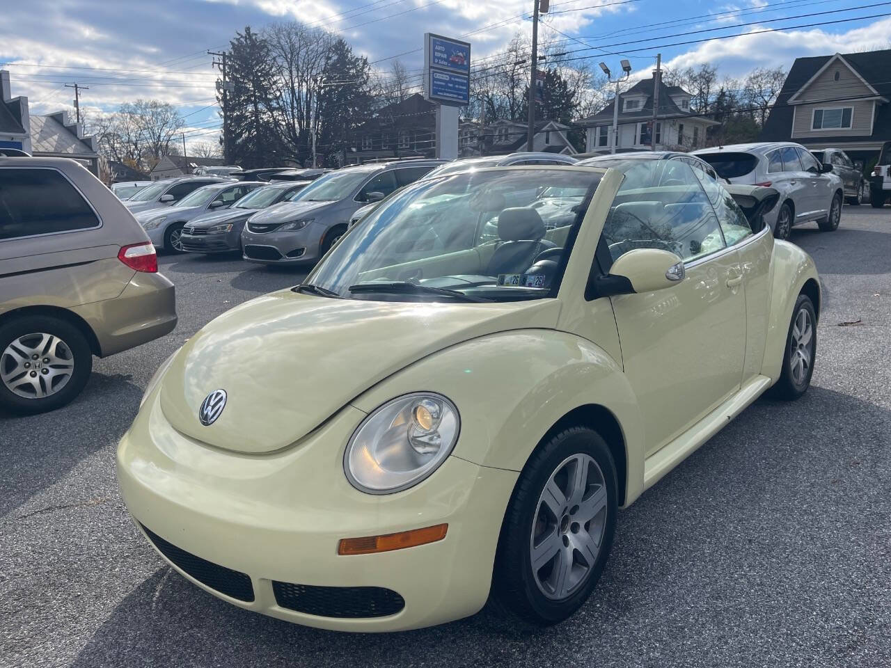 Used 2006 Volkswagen Beetle 2.5 PZEV 2dr Convertible (2.5L image 11