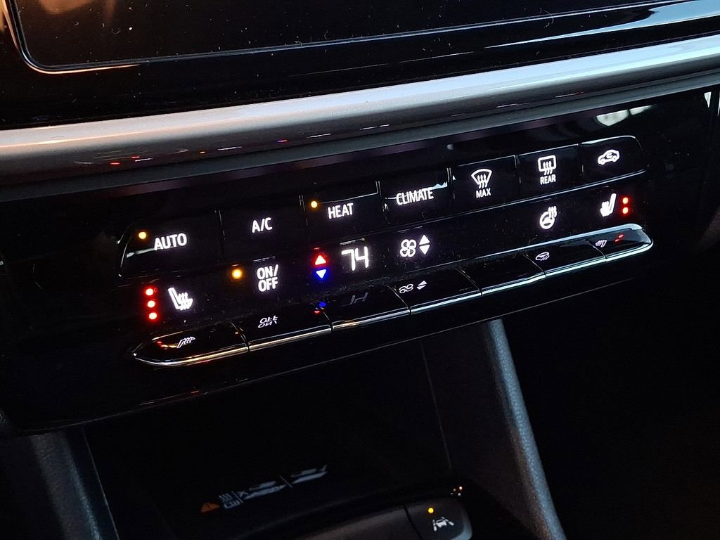 Certified 2023 Chevrolet Bolt EUV LT w/ Comfort Package image 15