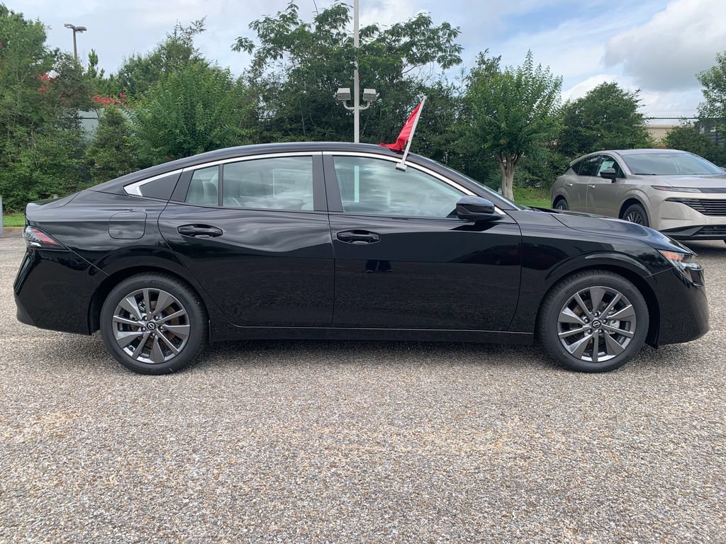 New 2026 Nissan Sentra SL w/ Floor Mat Package FWD image 2