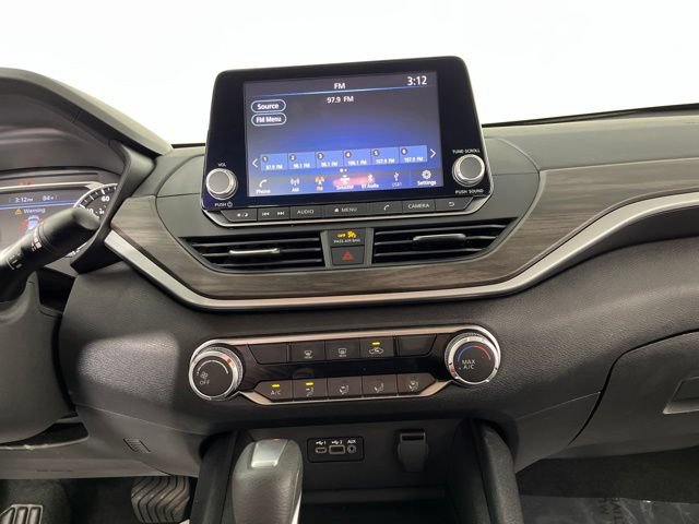 Used 2025 Nissan Altima 2.5 SV FWD image 26