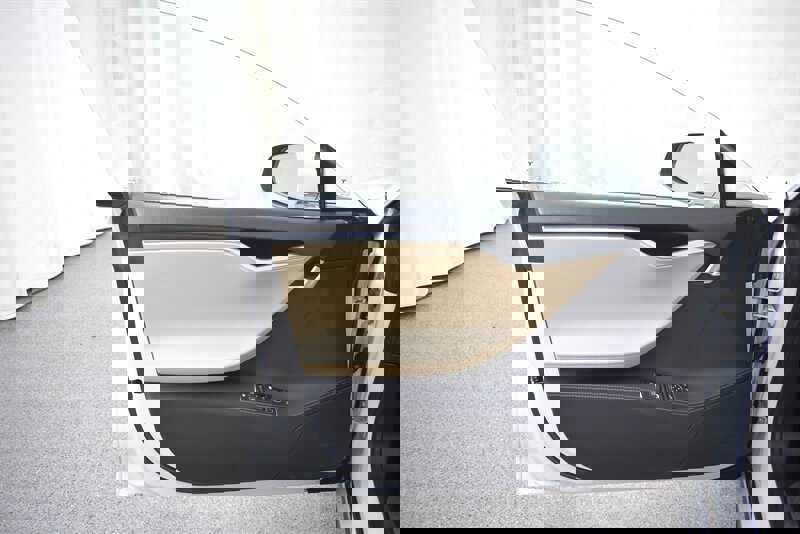 Used 2015 Tesla Model S 85D image 20