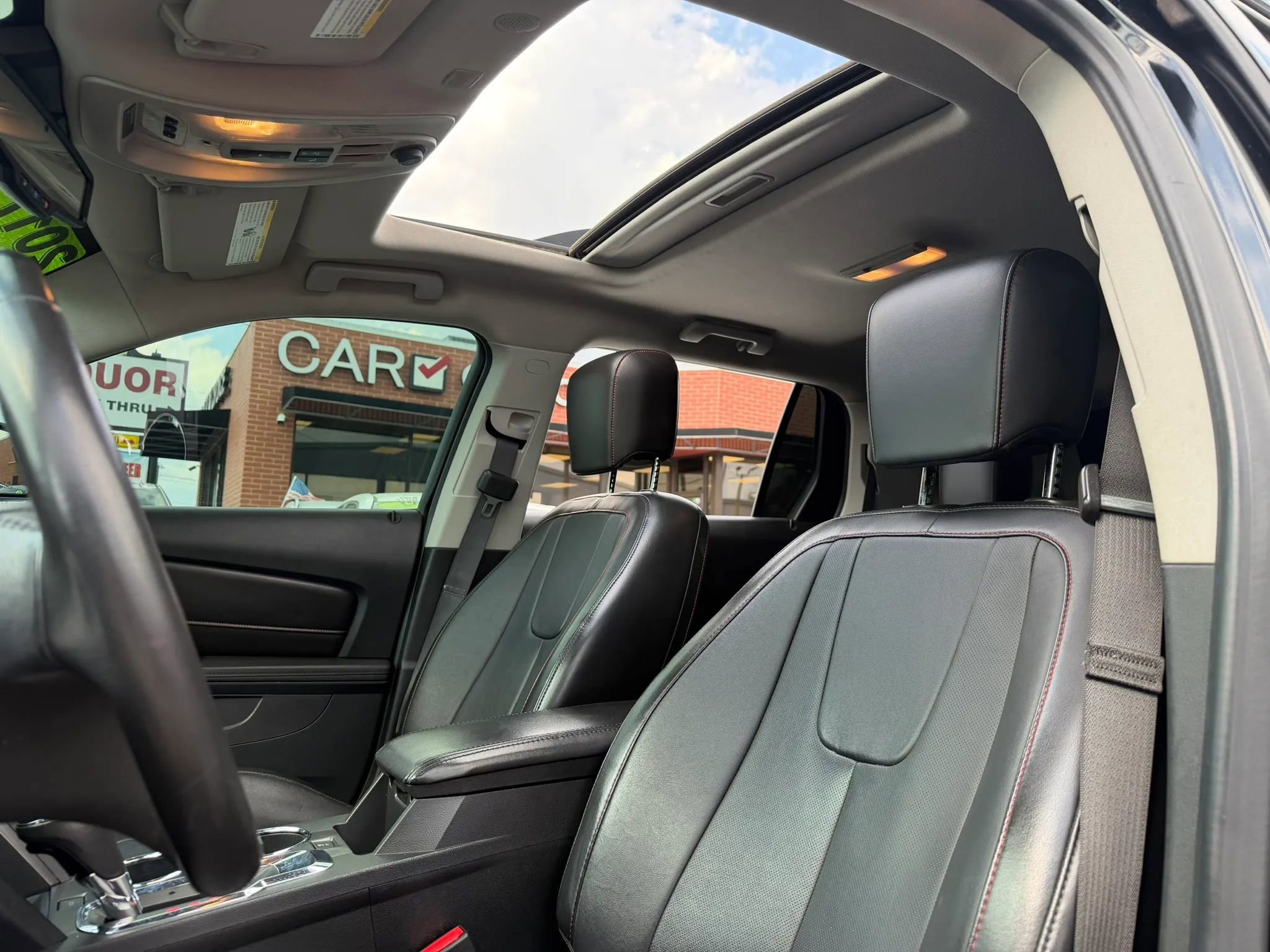 Used 2017 GMC Terrain SLT w/ Open Road Package image 9