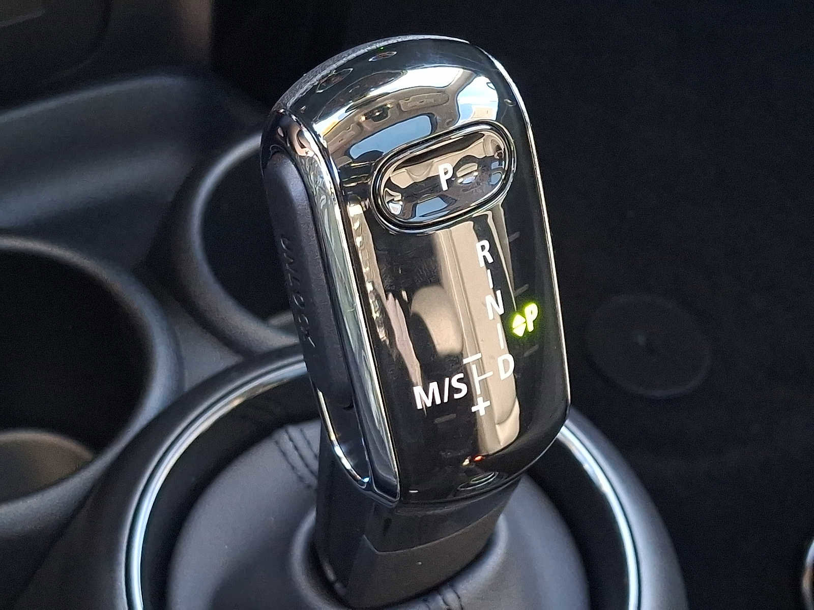 Certified 2024 MINI Cooper 2-Door Hardtop image 15