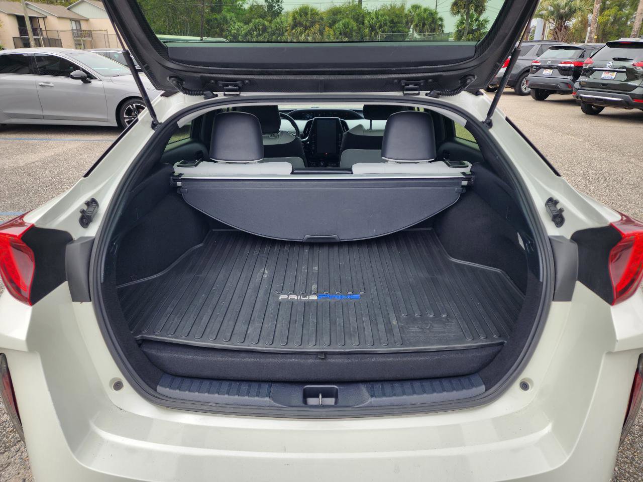 Used 2018 Toyota Prius Prime Advanced FWD image 27