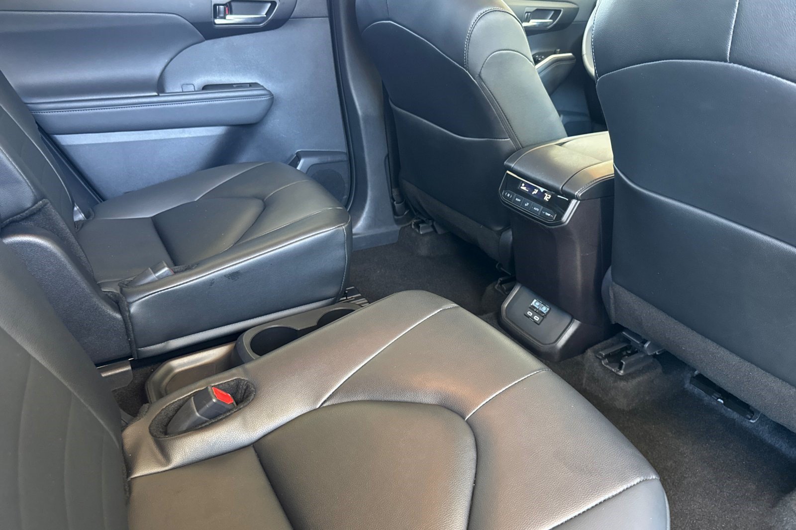 Used 2026 Toyota Highlander XLE AWD/4WD image 31