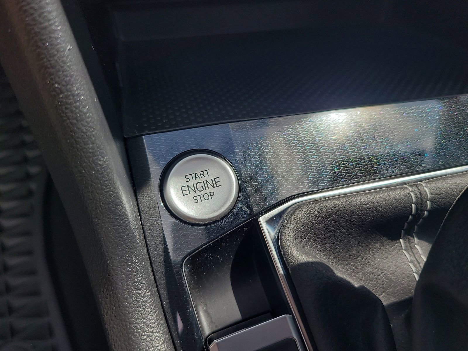 Certified 2025 Volkswagen Taos S FWD image 26