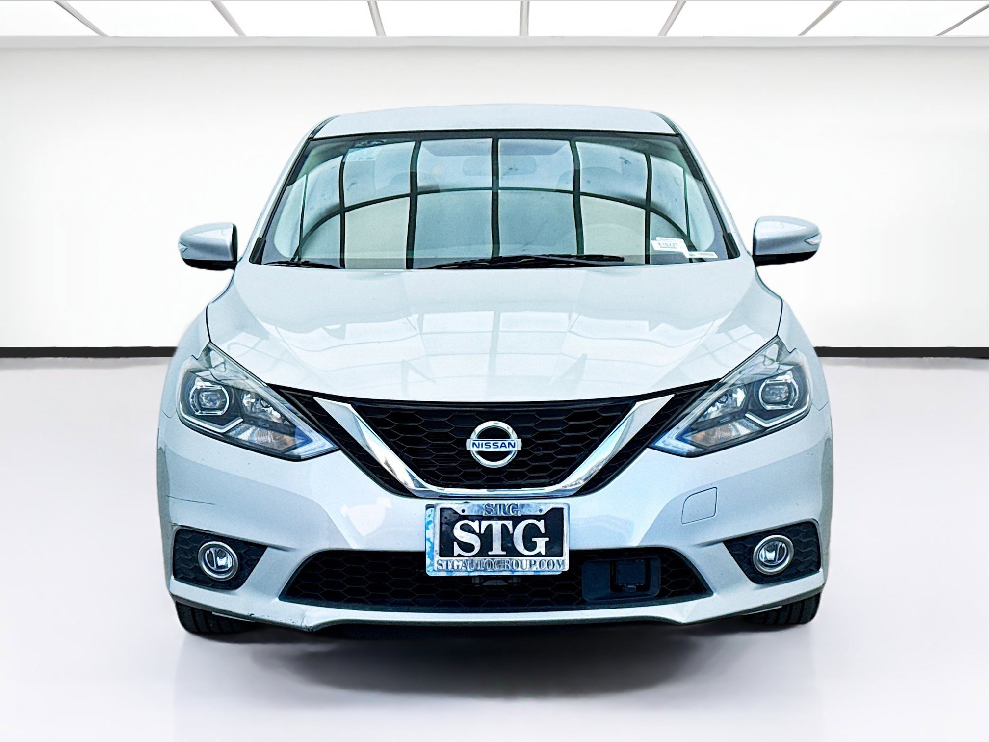 Used 2018 Nissan Sentra SR image 2