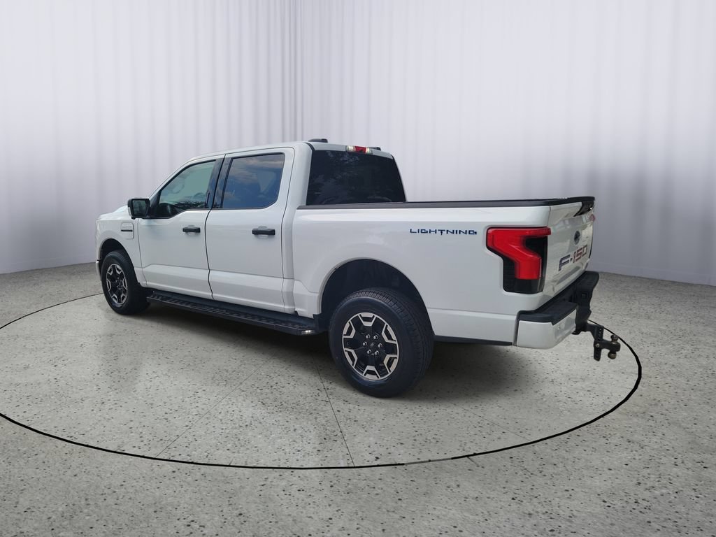 Used 2023 Ford F150 Lightning XLT AWD/4WD image 4