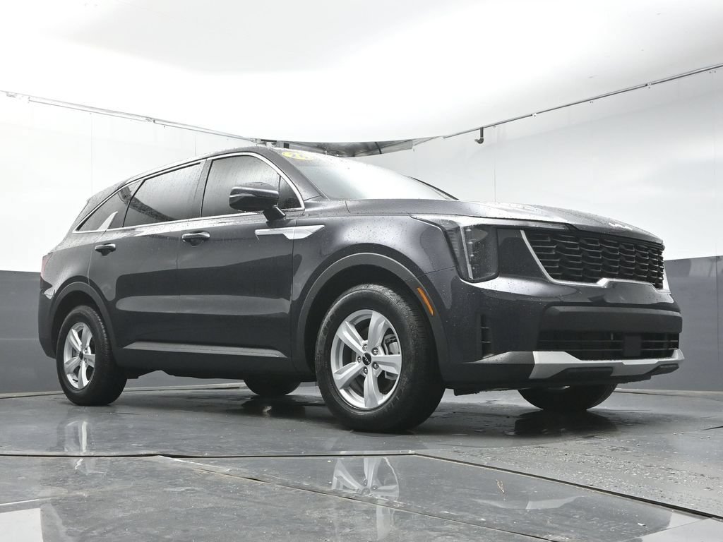 Used 2026 Kia Sorento LX FWD image 40