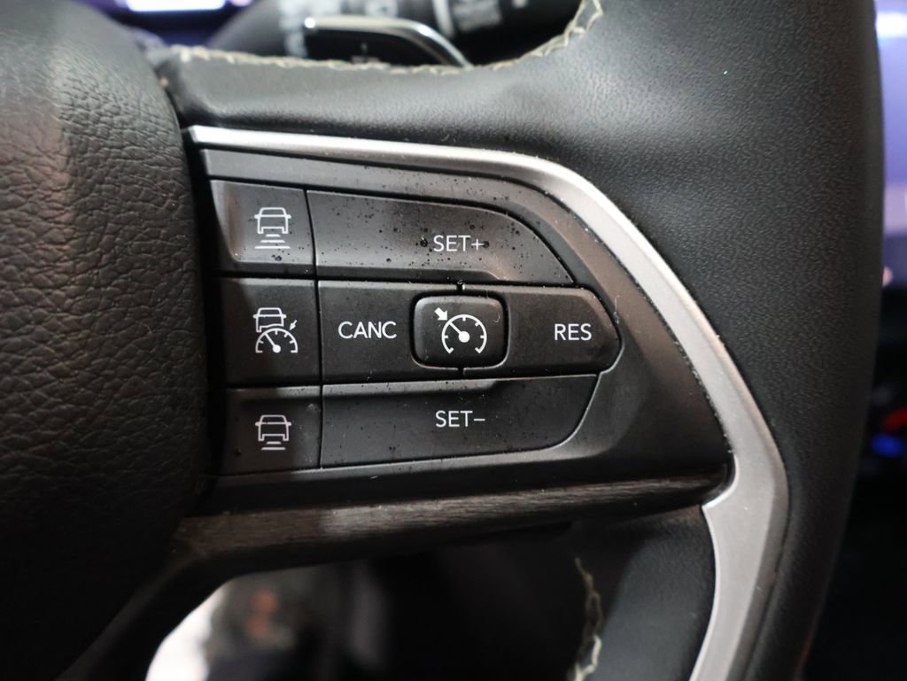 Used 2024 Jeep Grand Cherokee L Limited w/ Luxury Tech Group II image 37