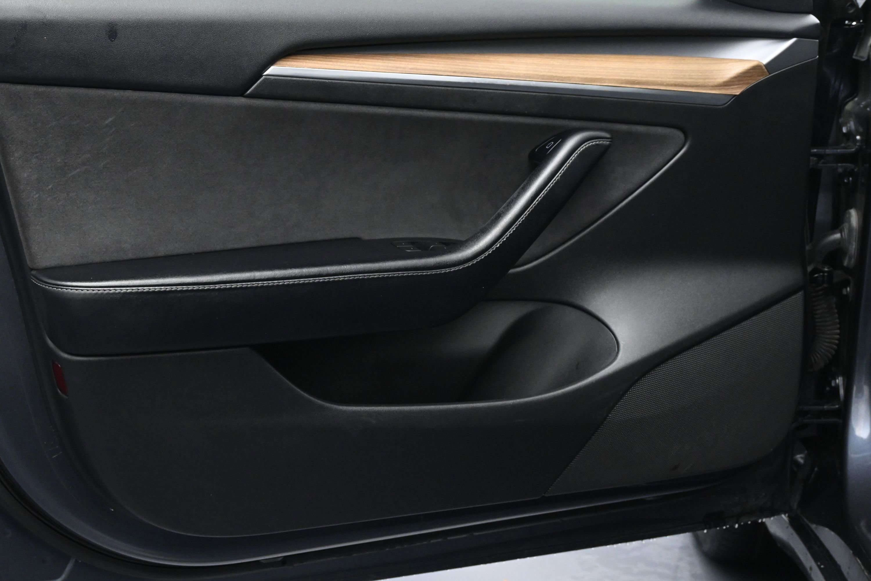 Used 2021 Tesla Model 3 Standard Range Plus image 14