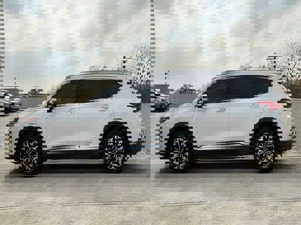 Used 2019 Hyundai Santa Fe Limited image 4