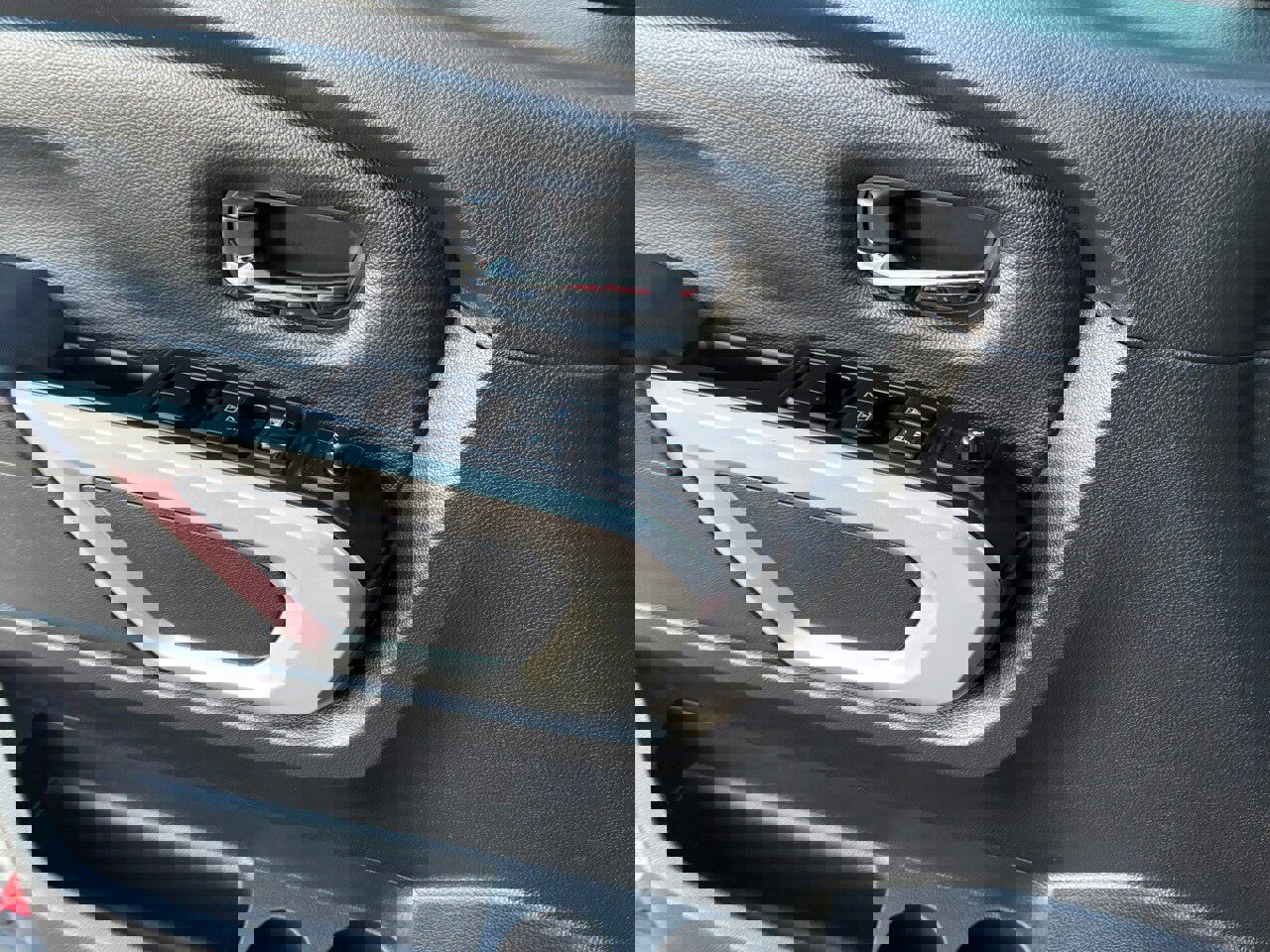 Certified 2024 Nissan Titan SV w/ SV Convenience Package image 32