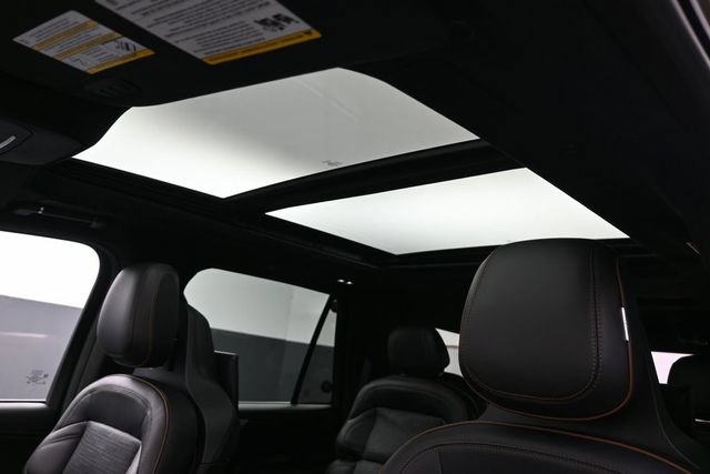 Certified 2025 Lincoln Navigator Black Label AWD/4WD image 18