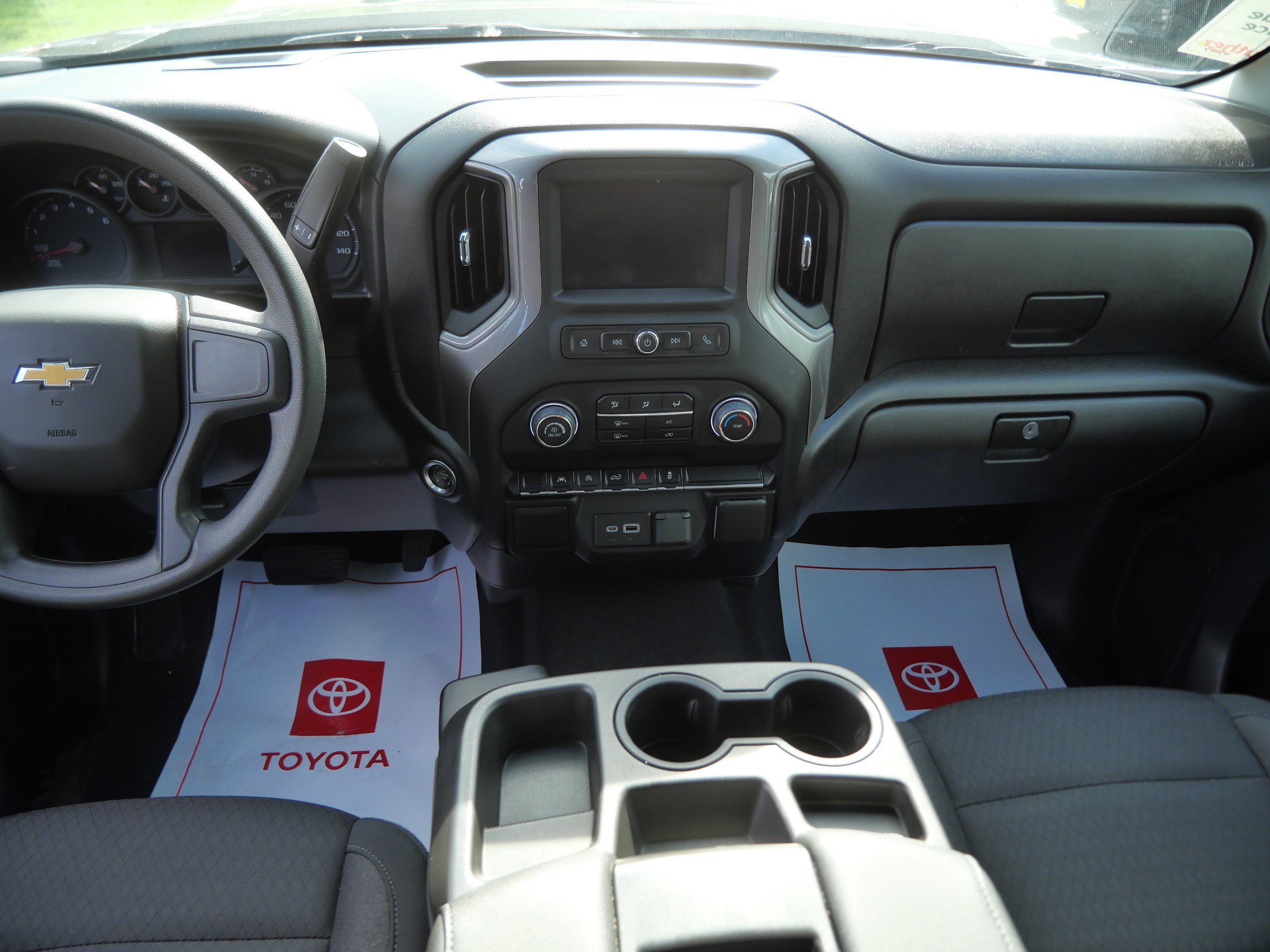 Used 2022 Chevrolet Silverado 1500 Custom AWD/4WD image 10