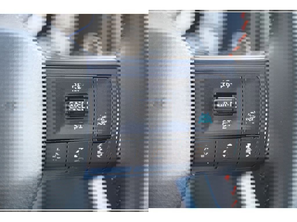 Used 2025 Nissan Rogue SV image 22