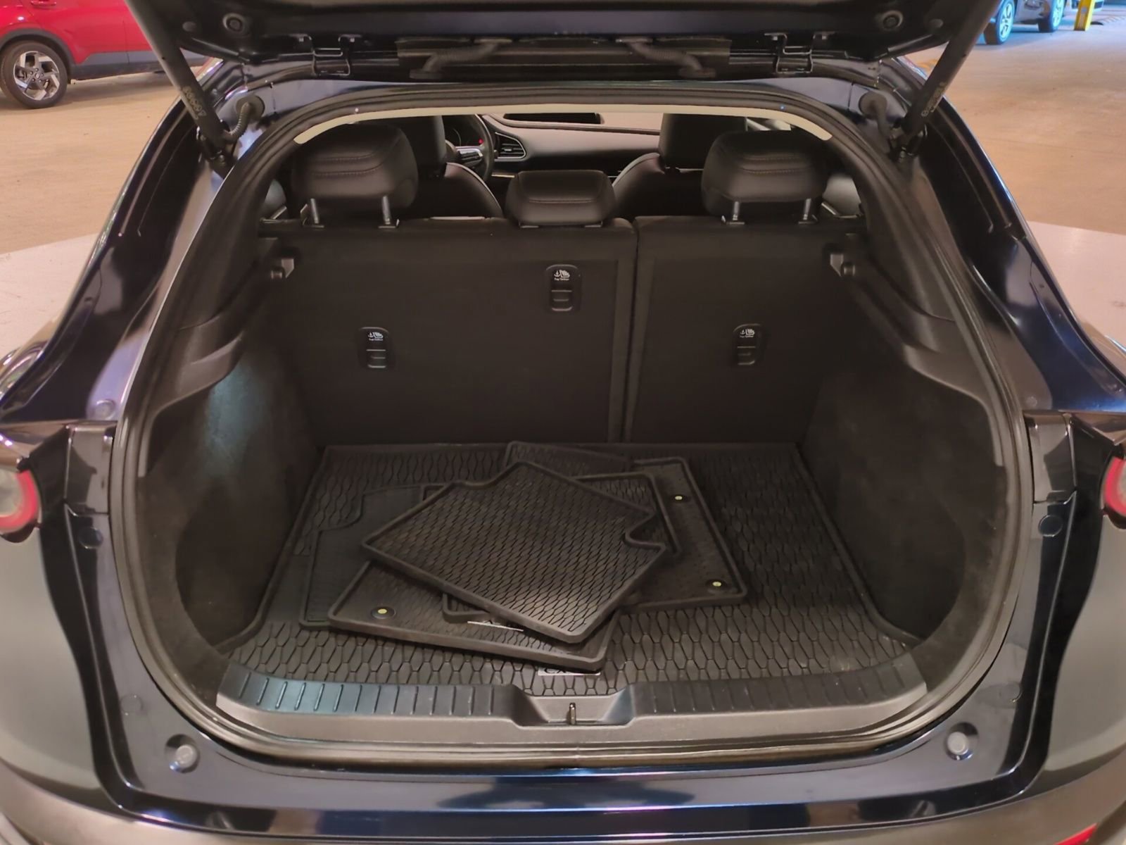 Used 2024 MAZDA CX-30 AWD 2.5 S w/ Premium Package image 12