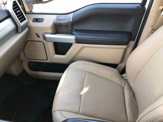Used 2019 Ford F350 Lariat w/ Chrome Package image 13