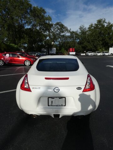 Used 2010 Nissan 370Z Coupe RWD image 13