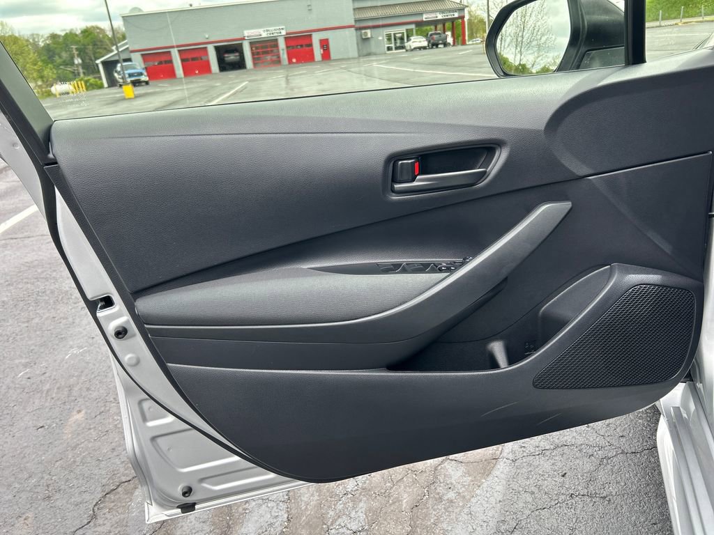 Used 2024 Toyota Corolla LE AWD/4WD image 18