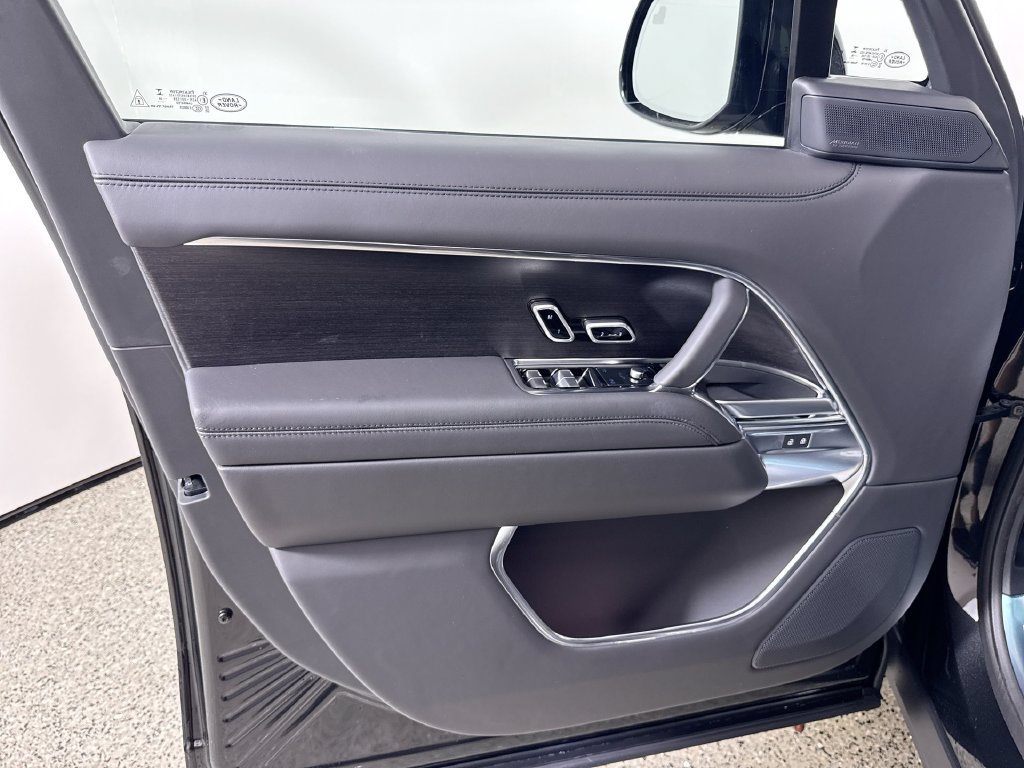 New 2026 Land Rover Range Rover SE AWD/4WD image 13