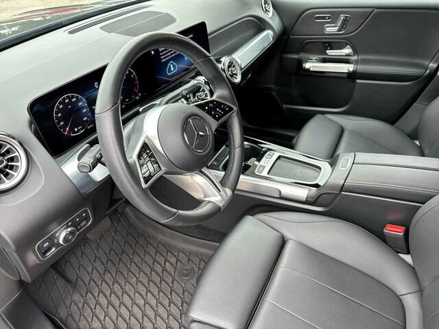 Used 2026 Mercedes-Benz GLB 250 4MATIC image 10