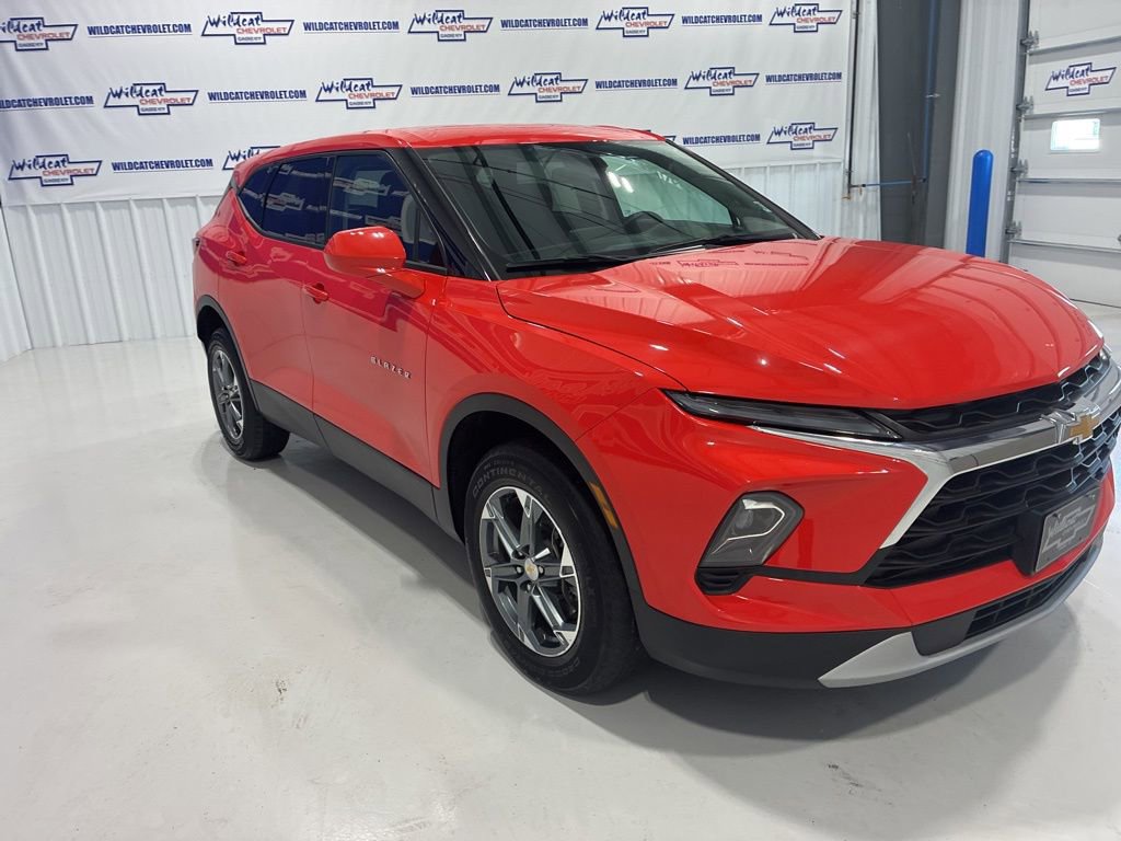 Used 2025 Chevrolet Blazer LT AWD/4WD image 11