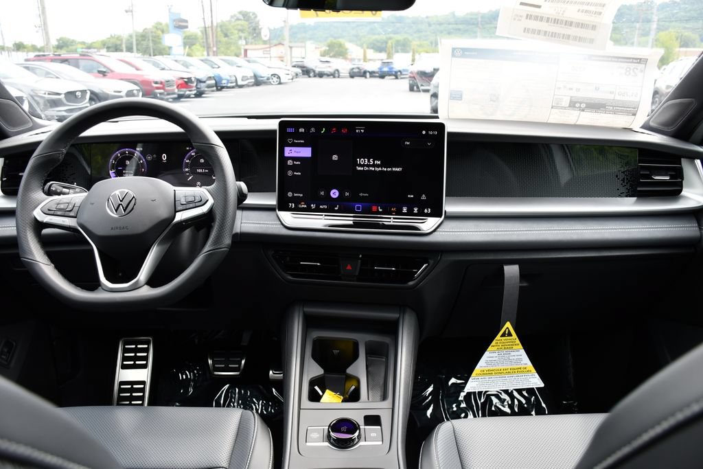 New 2026 Volkswagen Tiguan SE R-Line FWD image 21