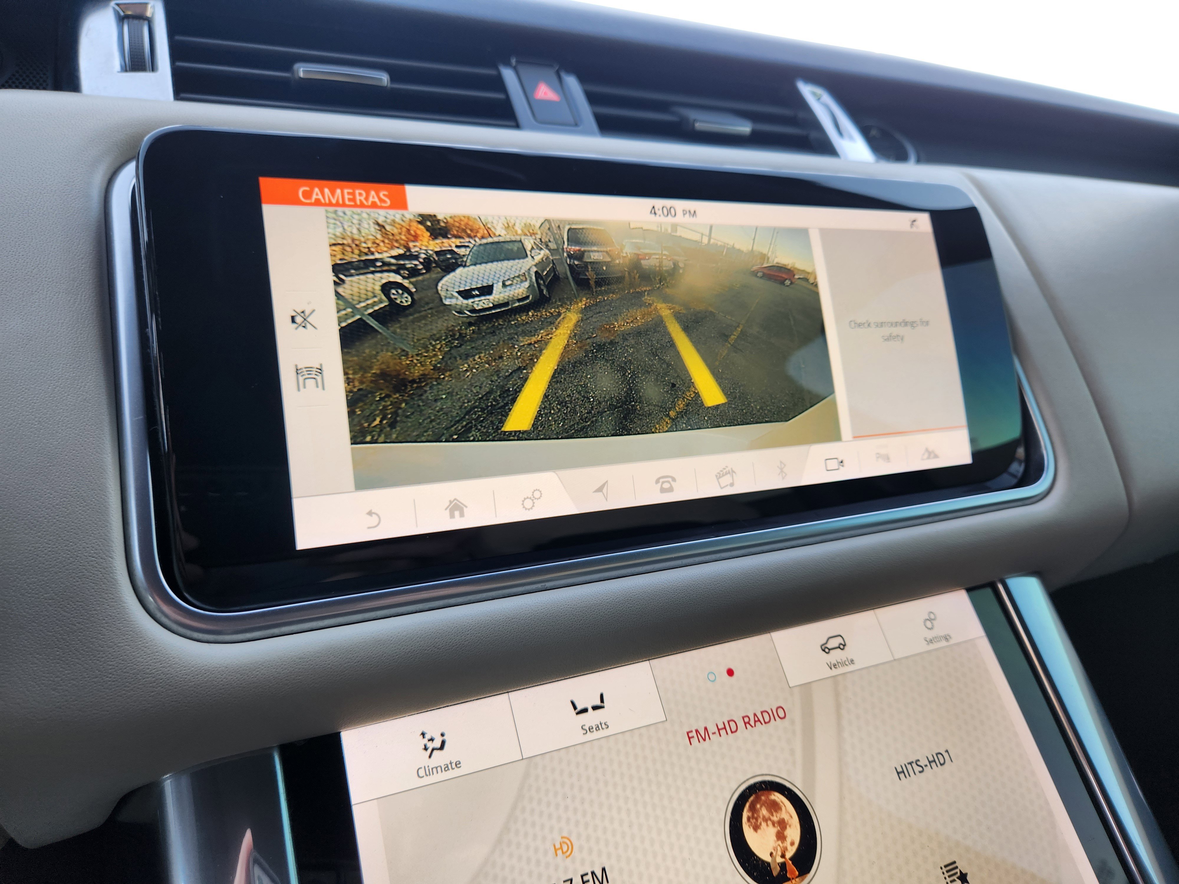 Used 2020 Land Rover Range Rover Sport HST image 28