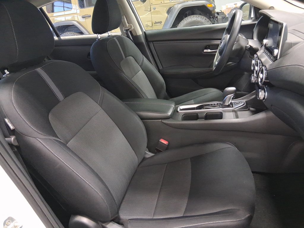 Used 2024 Nissan Sentra SV FWD image 33