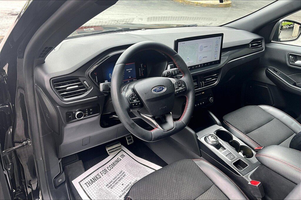 Used 2023 Ford Escape ST-Line w/ Tech Pack #1 AWD/4WD image 10