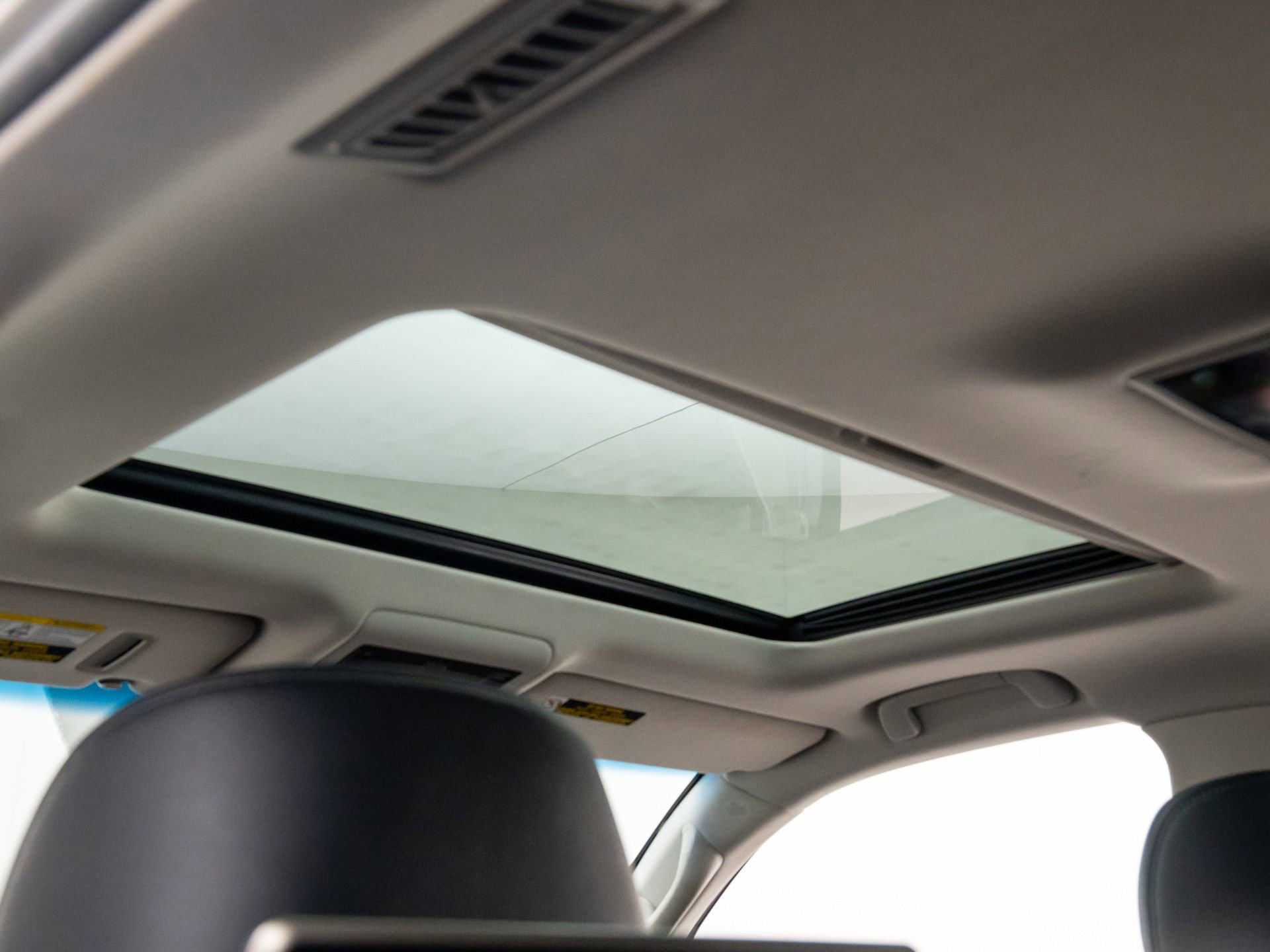 Used 2016 Lexus LX 570 4WD image 17