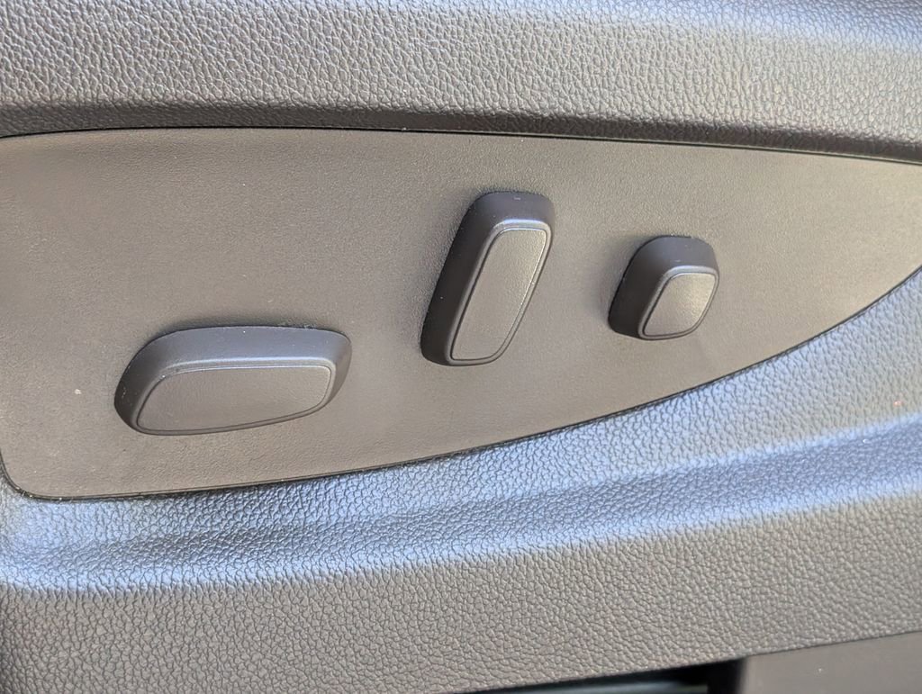 Used 2017 Chevrolet Suburban Premier image 32