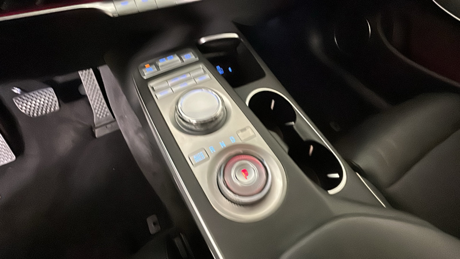 Used 2025 Genesis Electrified GV70 AWD/4WD image 26