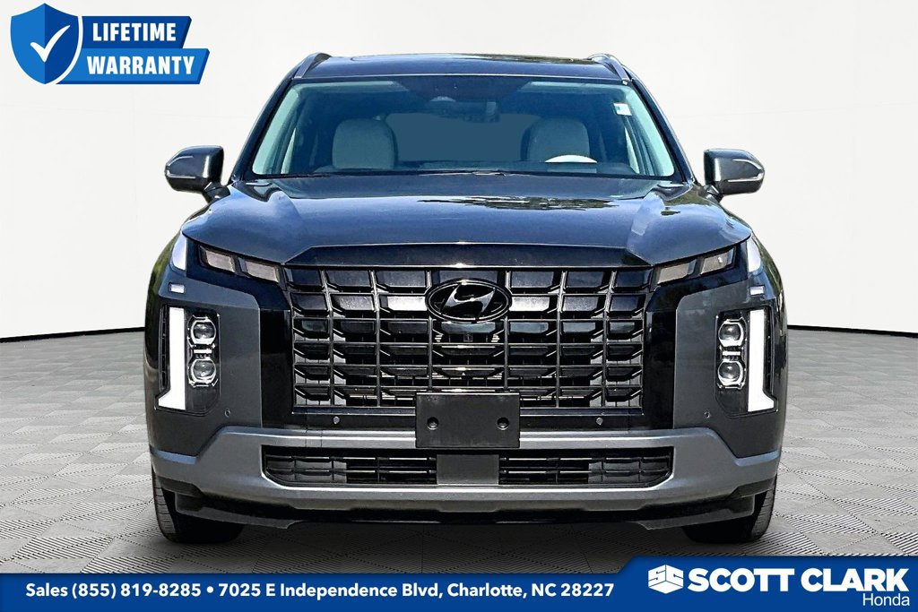 Used 2024 Hyundai Palisade Limited AWD/4WD image 2