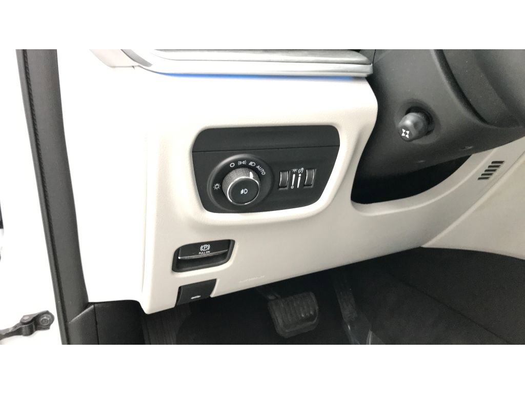 Used 2023 Jeep Grand Cherokee Overland w/ Adv Protech Group III image 4