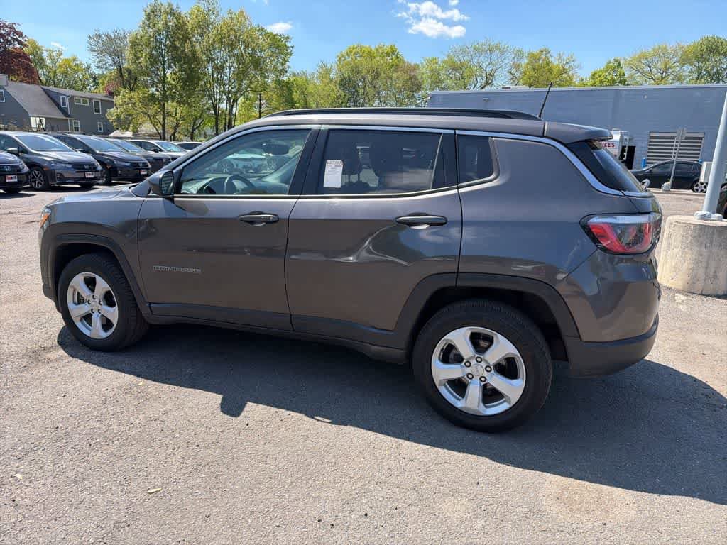 Used 2018 Jeep Compass Latitude w/ Popular Equipment Group AWD/4WD image 9