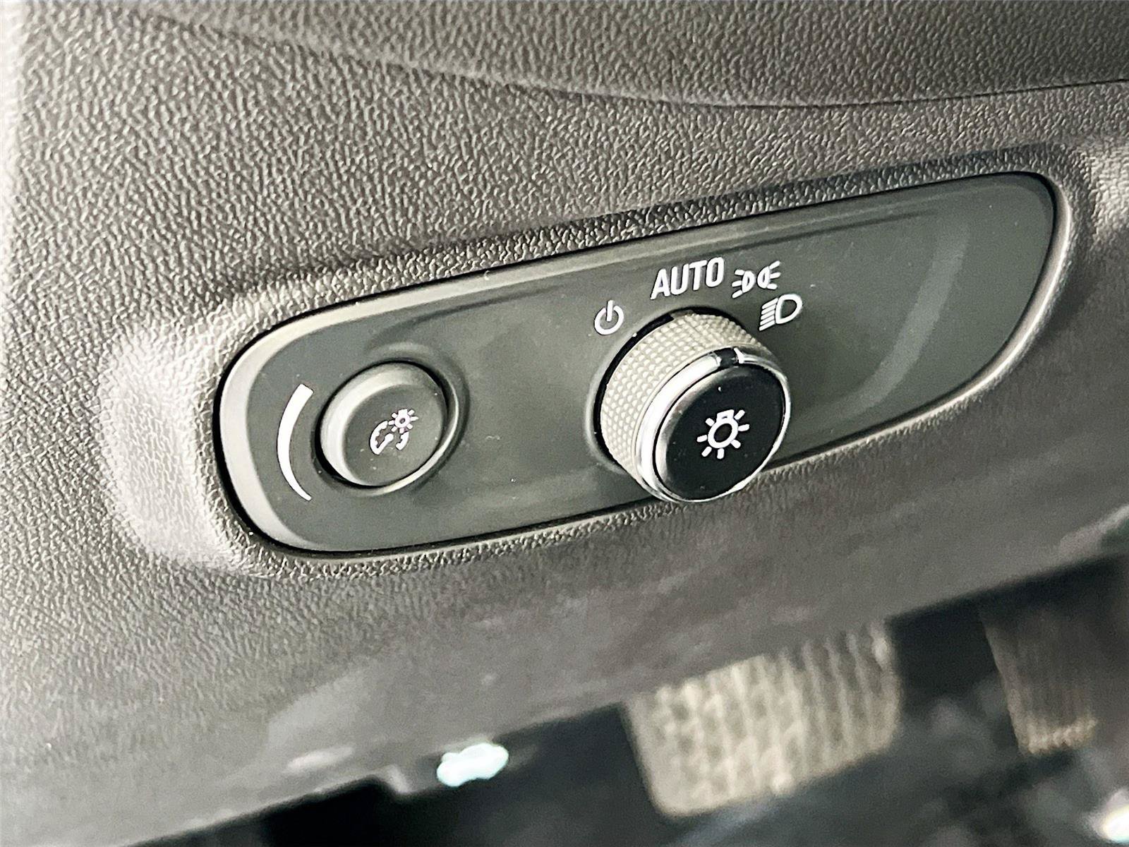 Used 2023 Chevrolet Equinox LT AWD/4WD image 14