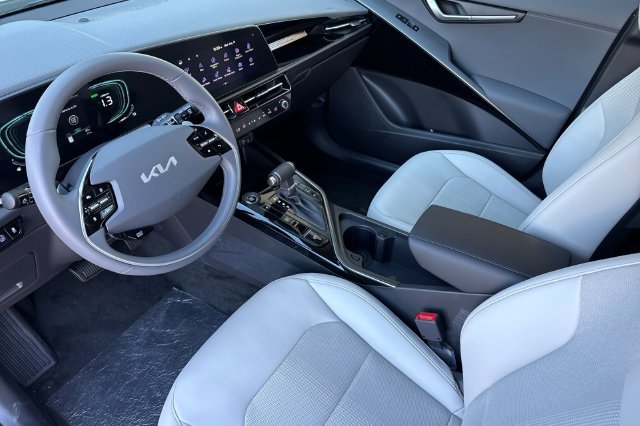 New 2026 Kia Niro EX FWD image 11